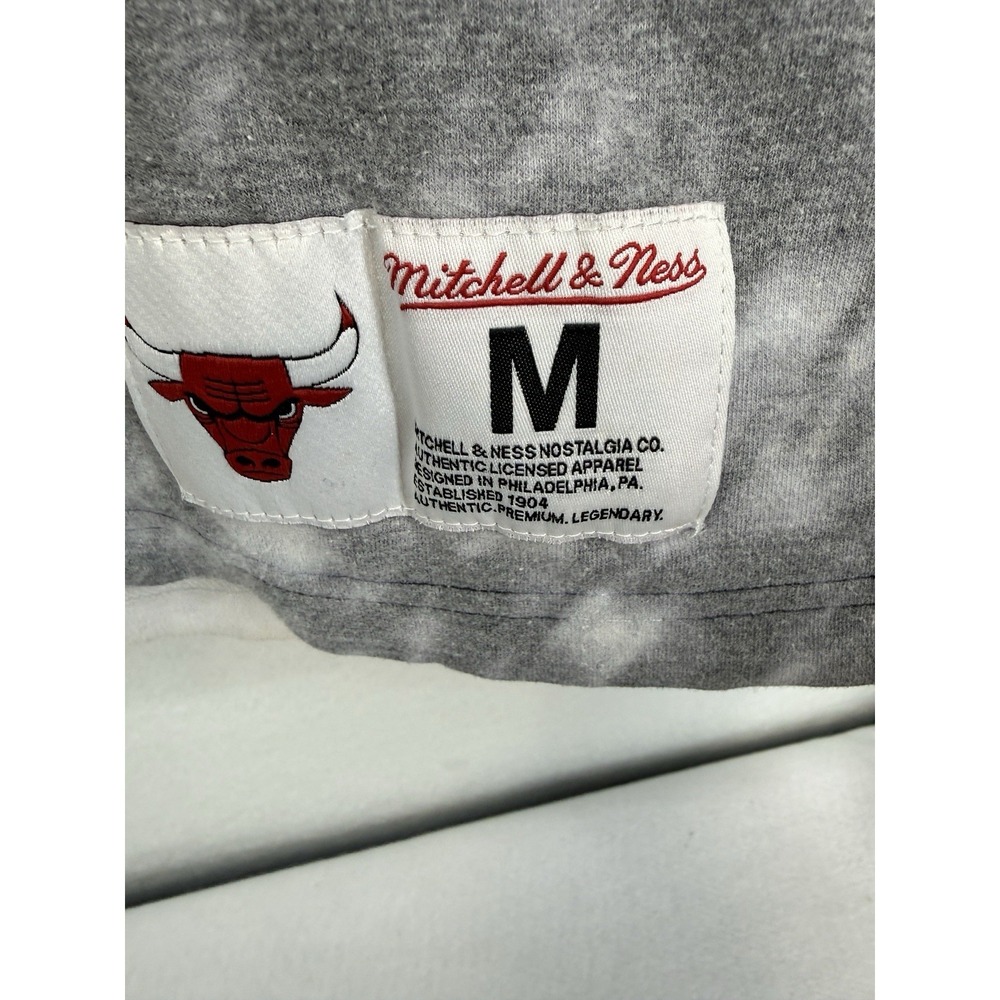 Mitchell & Ness Chicago Bulls #33 Scottie Pippen Above The Rim T Shirt Size M - Picture 3 of 7